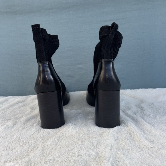 EUC Tory Burch Black Heeled Boots Sleek Design Sz 9.5 Women Leather Sock Bootie - Picture 4 of 10